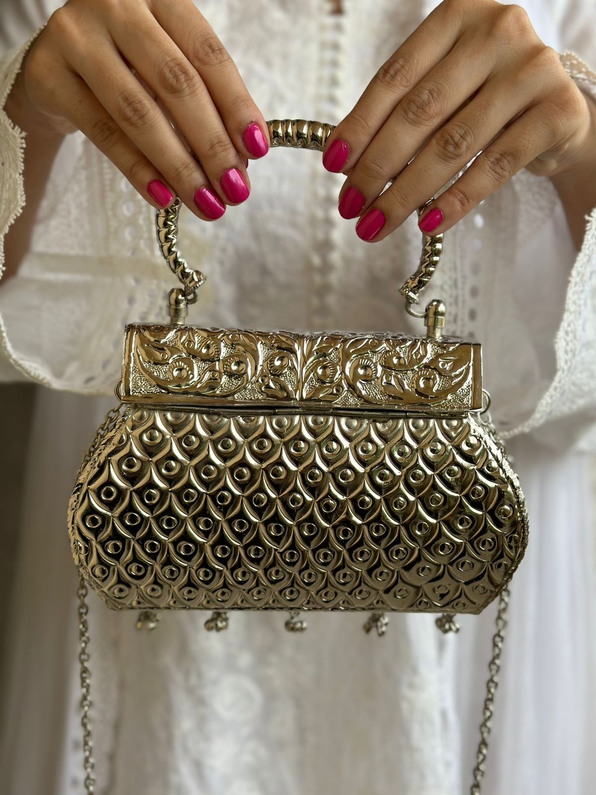 SILVER METAL CLUTCHES