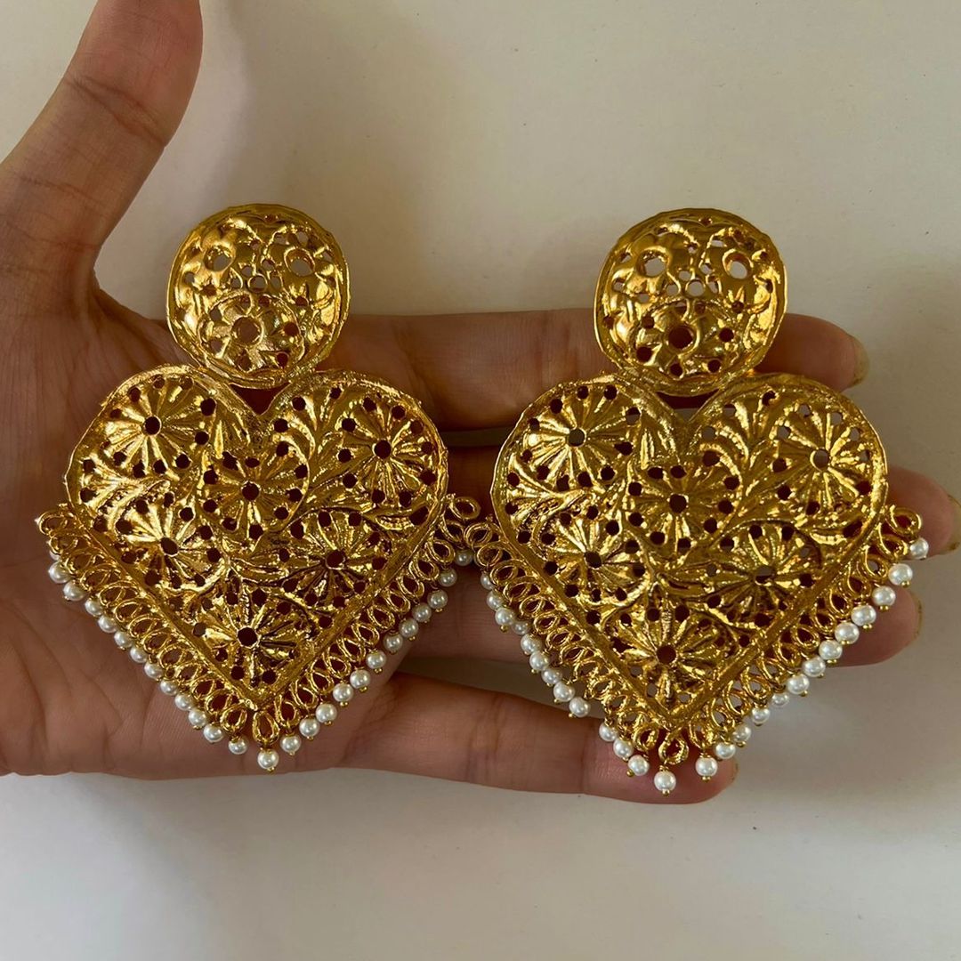 Oversized Gold plated Pan x Pearl Earrings