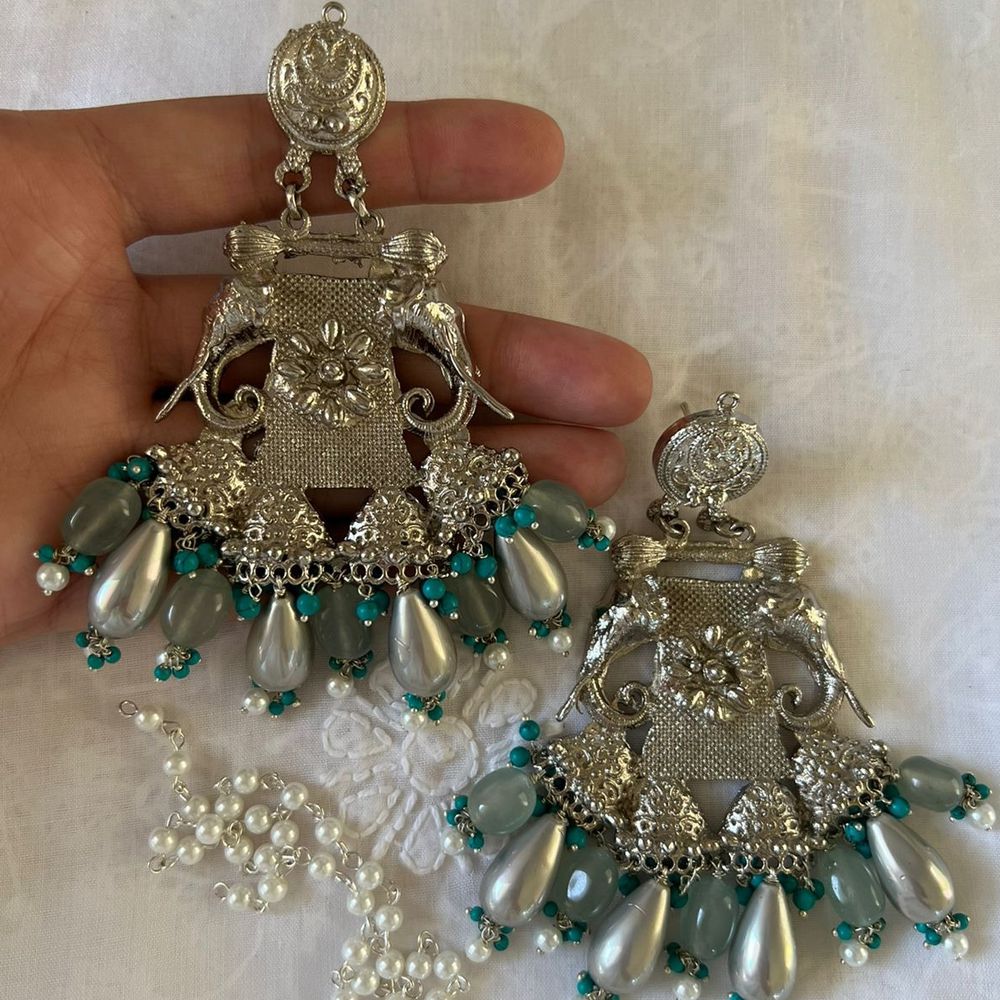 Elephant Turquoise x Emerald Earrings