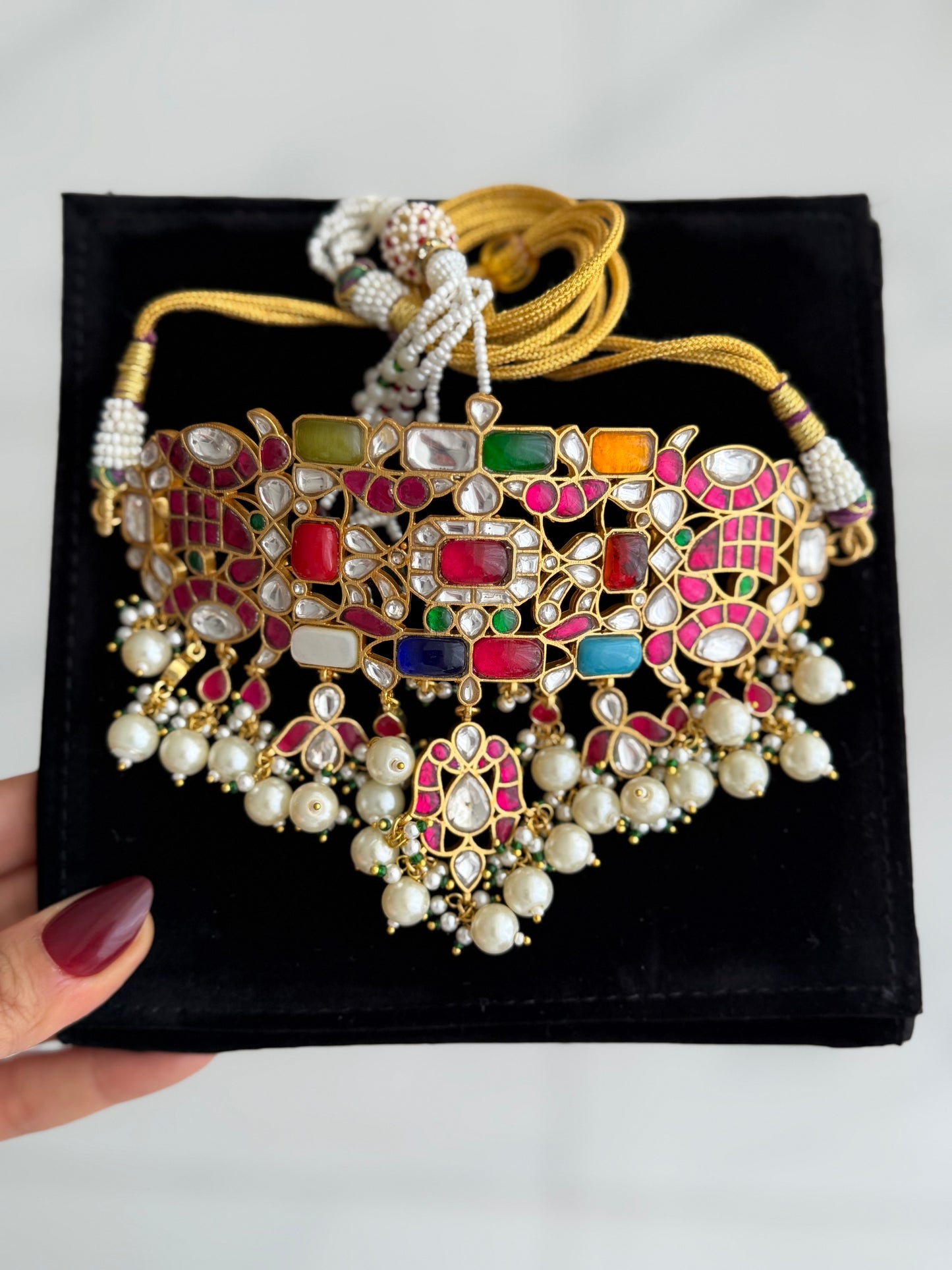 Gulnar Thappa Kundan Choker