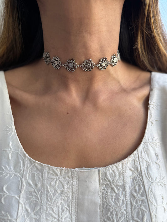 Minimalistic silver plated choker