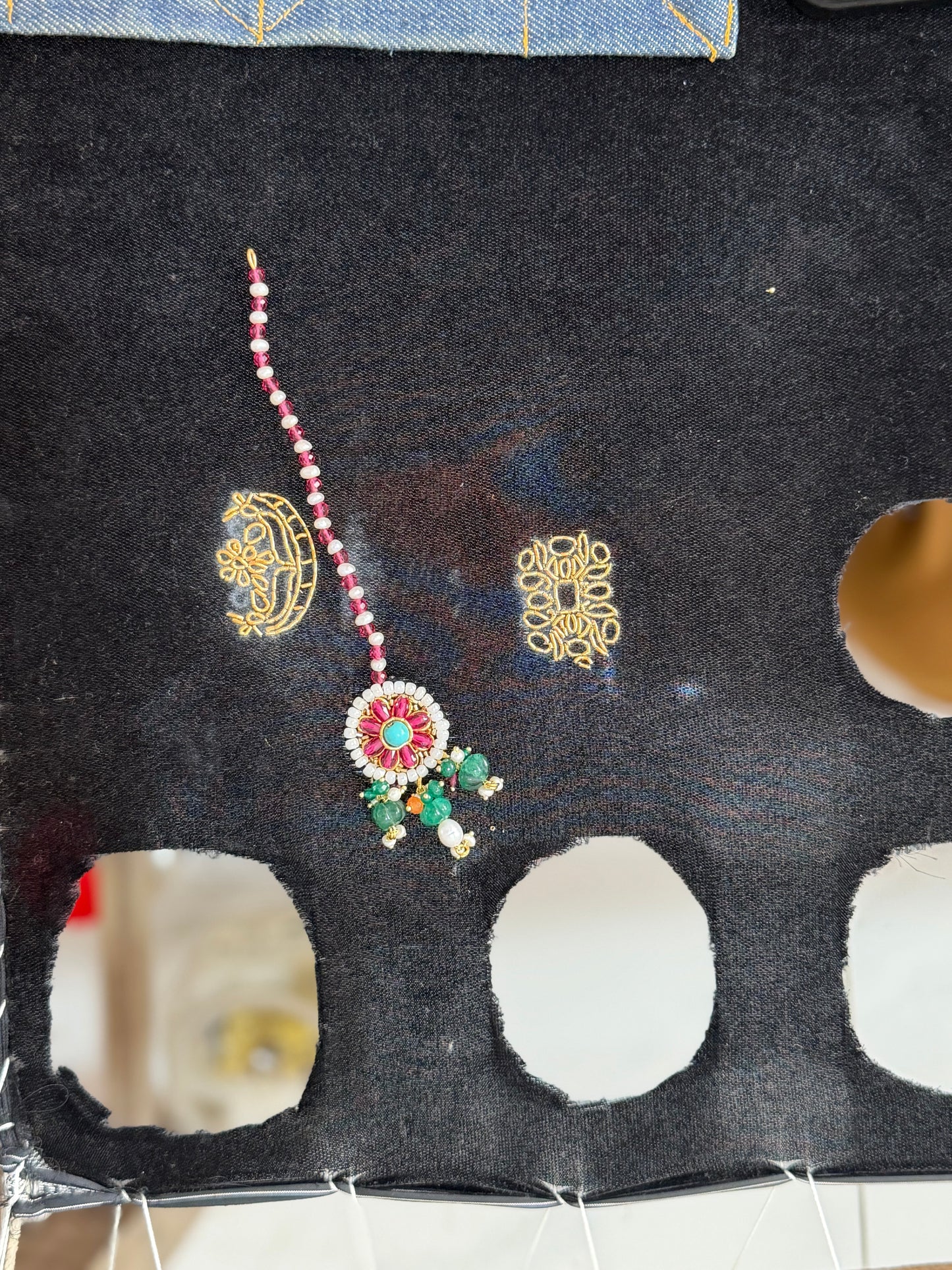 Mor Handmade Zardoozi Teeqa
