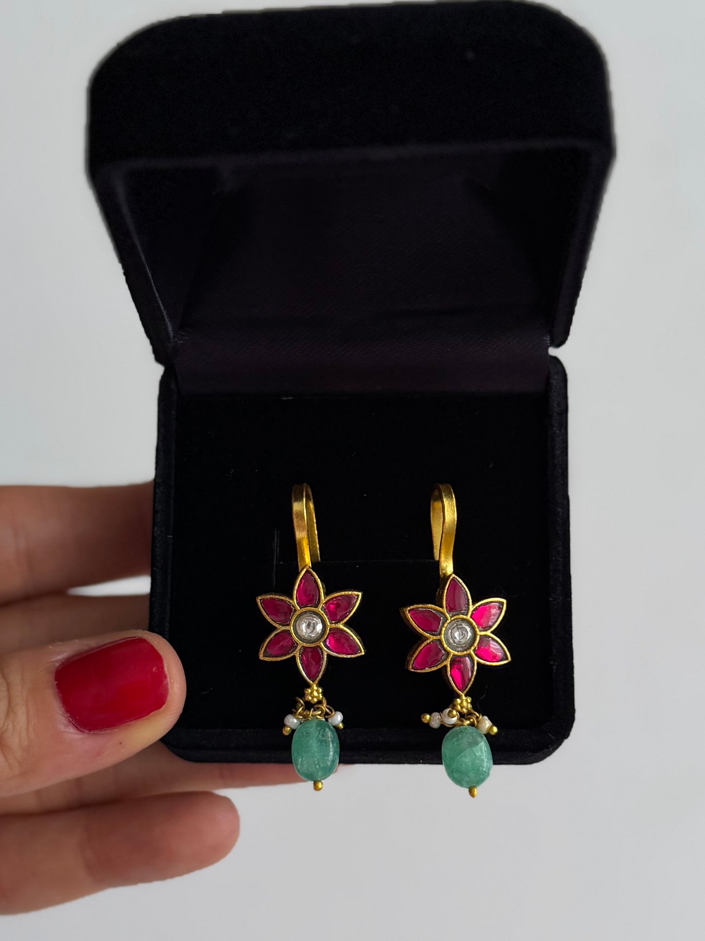 Gulnaar Thappa kundan Earcuffs