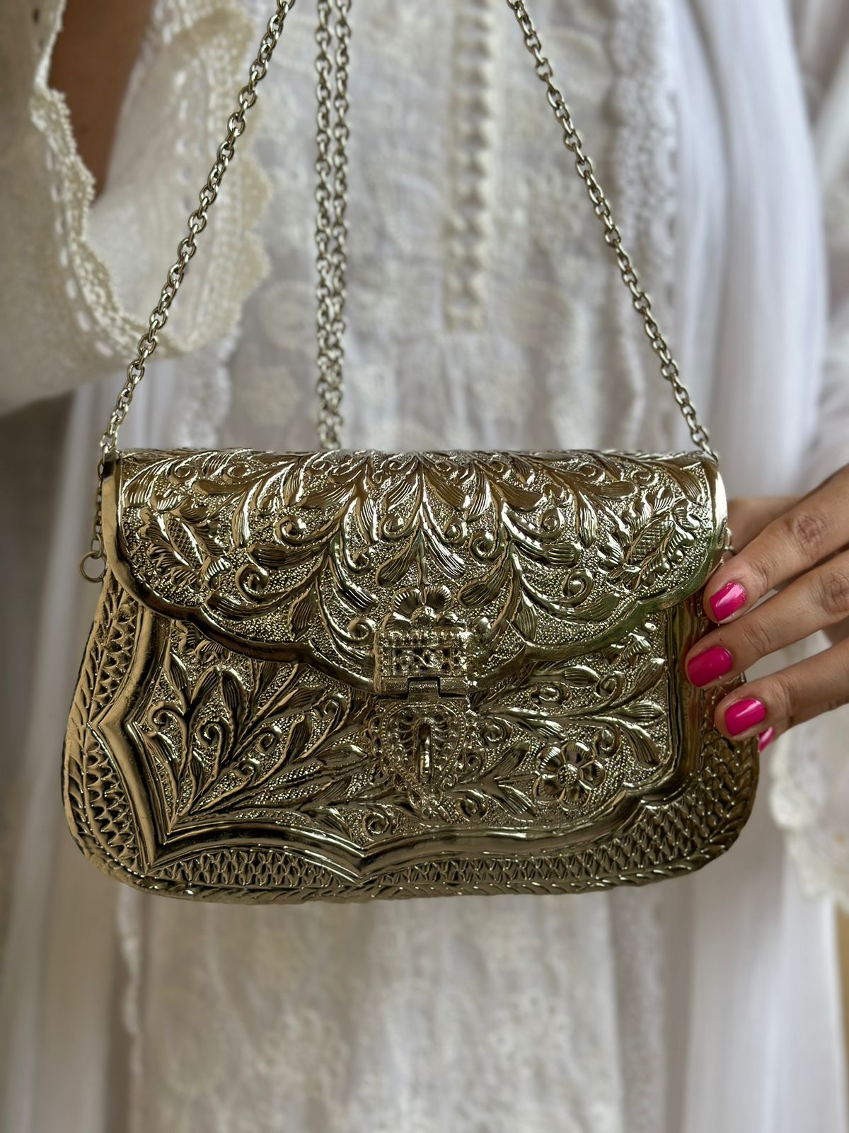 SILVER METAL CLUTCHES