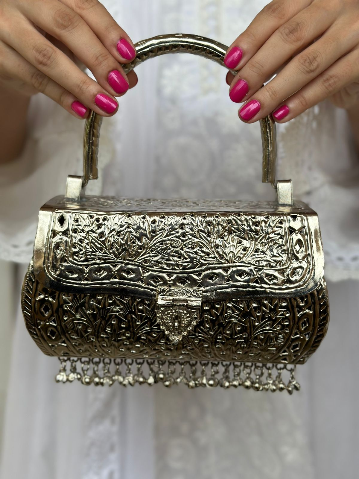 SILVER METAL CLUTCHES
