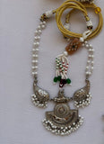 Pearl Swan Choker