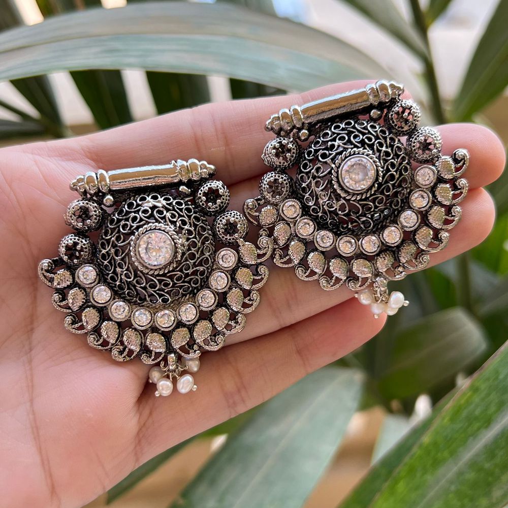 Silver paisley Studs