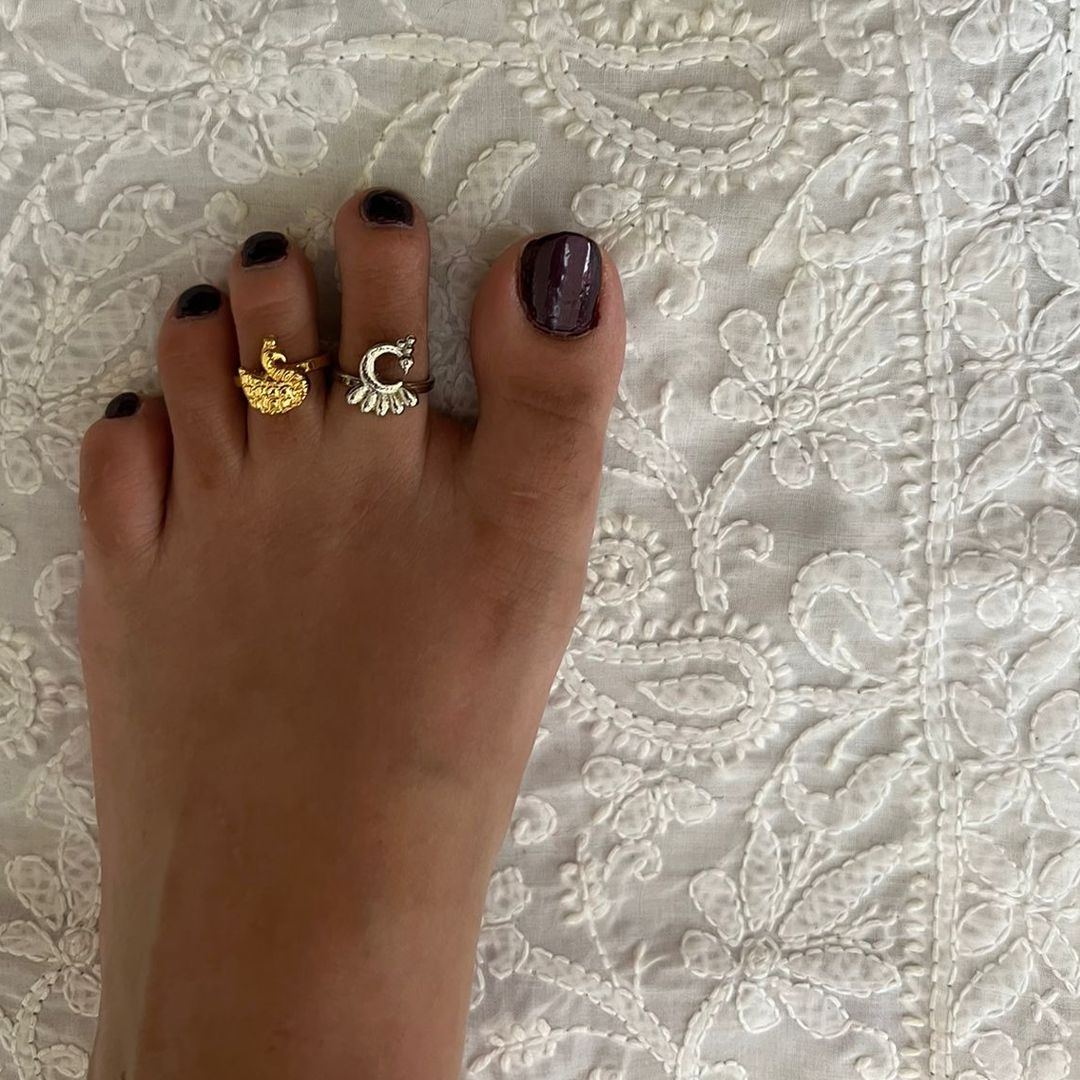 SET of TWO toe rings
